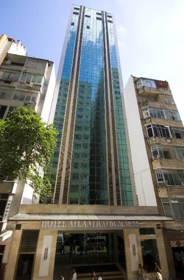 Fachada principal del Hotel Atlântico Business
